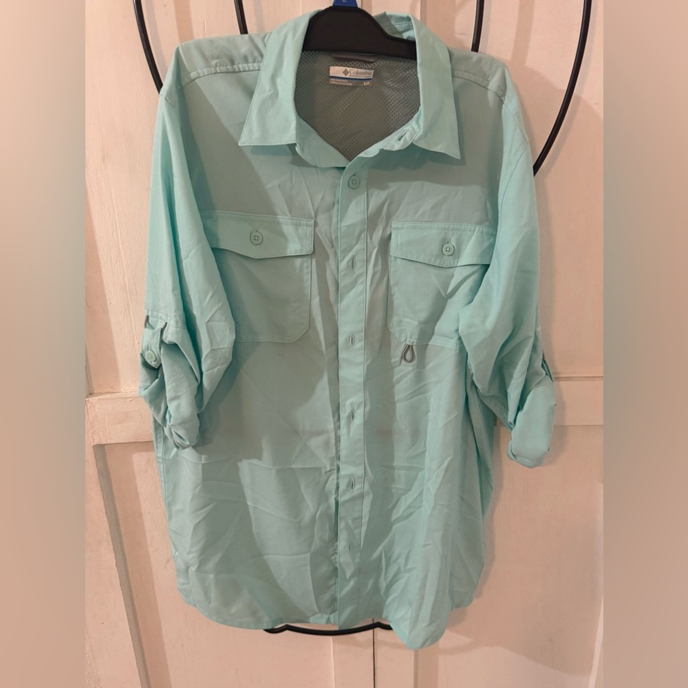 Columbia Men's Aqua Lightweight long sleeve shirt